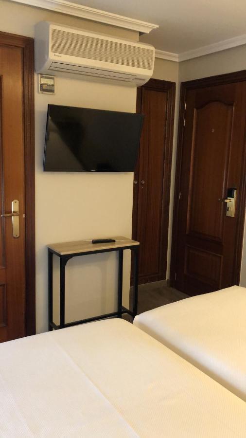 Hostal Astoria Мадрид Екстериор снимка