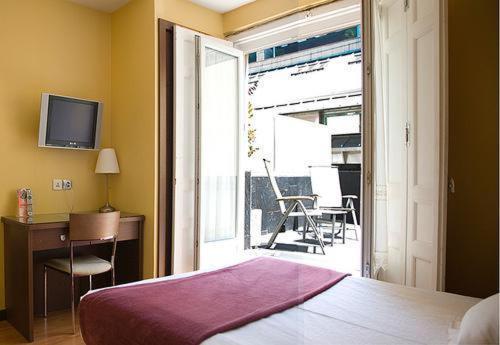 Hostal Astoria Мадрид Екстериор снимка
