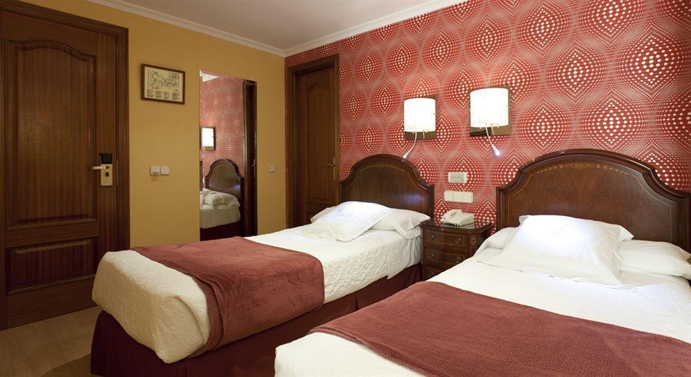 Hostal Astoria Мадрид Екстериор снимка