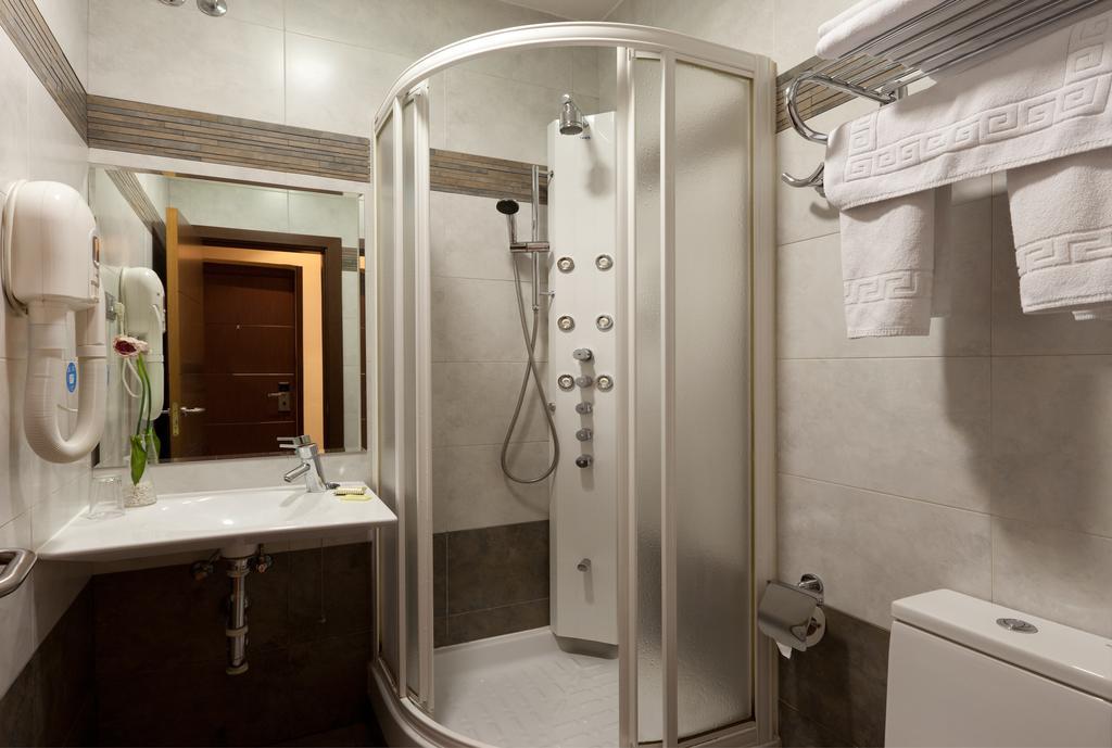 Hostal Astoria Мадрид Екстериор снимка